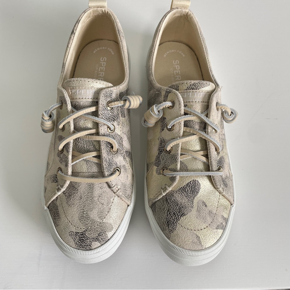 Sperry Crest Vibe Leather  Ivory Camo Sneakers size 8.5 women’s